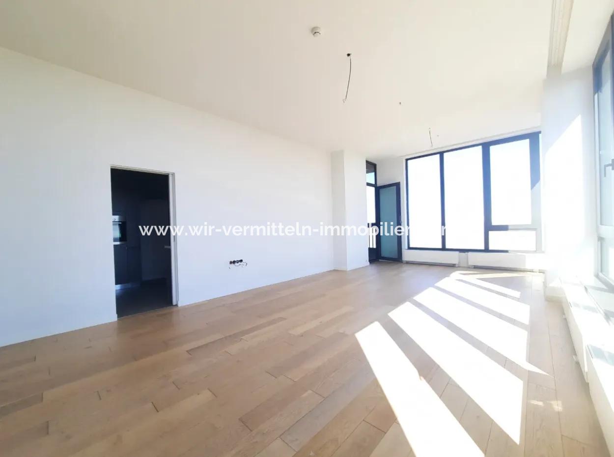 İncek Loft Satılık  4+1  Göl Manzaralı Kiracısız 20.Kat Daire