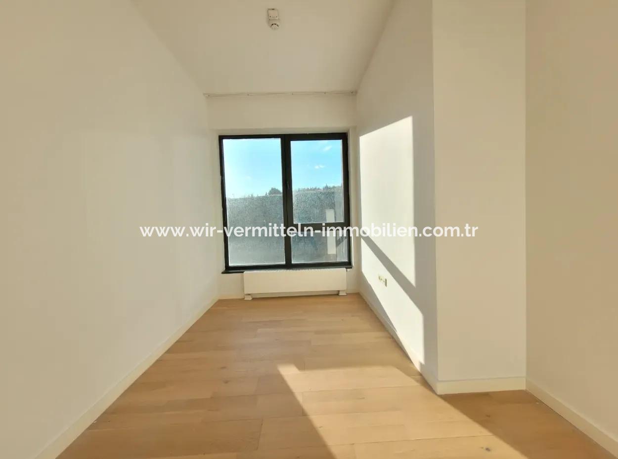 İncek Loft Satılık Teraslı  3+1 Şehir Manzaralı 4.Kat Daire