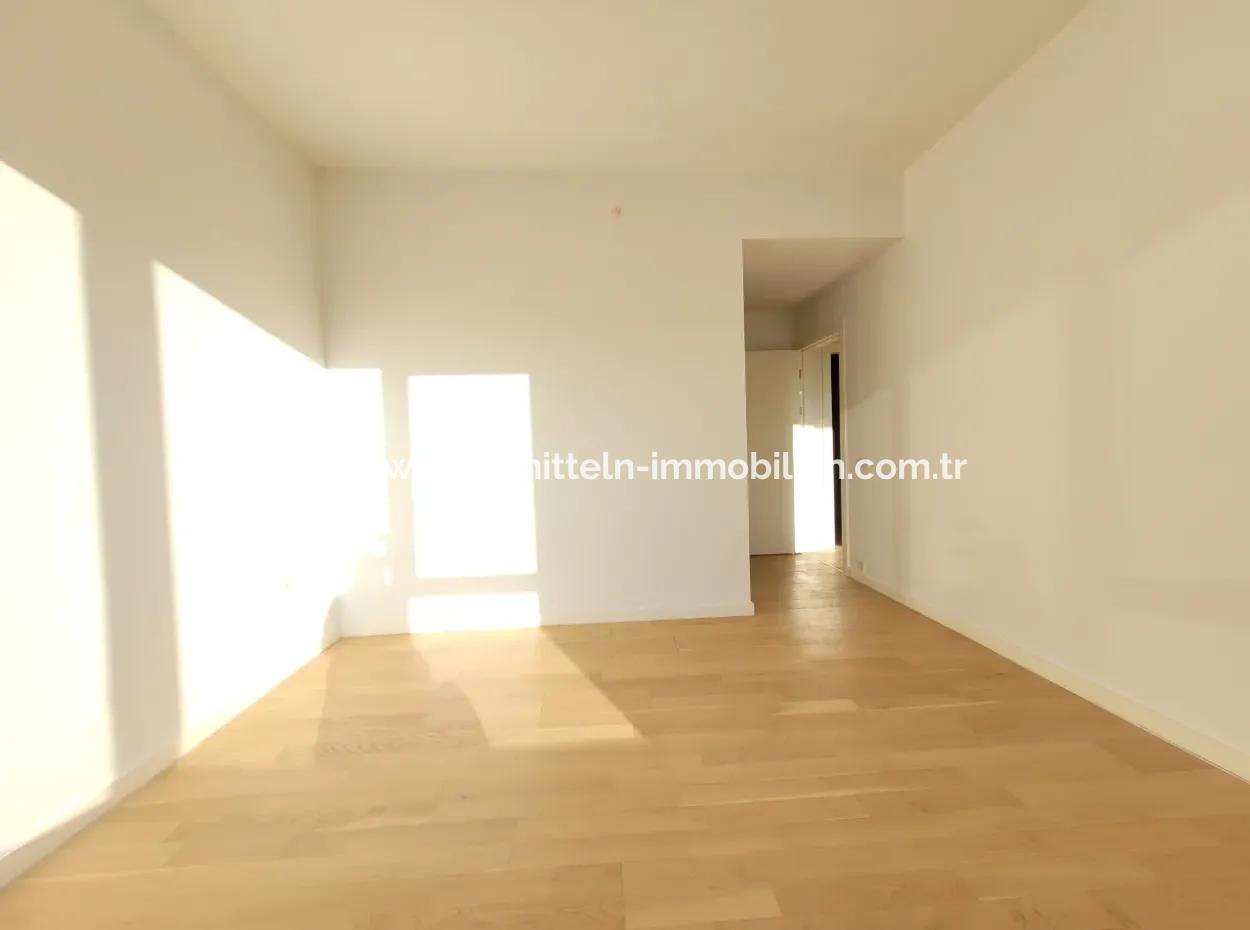 İncek Loft Satılık Teraslı  3+1 Şehir Manzaralı 4.Kat Daire