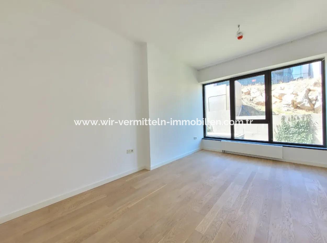 Kiracısız İncek Loft Satılık  2+1 Bahçe Dubleks Şehir Manzaralı Daire