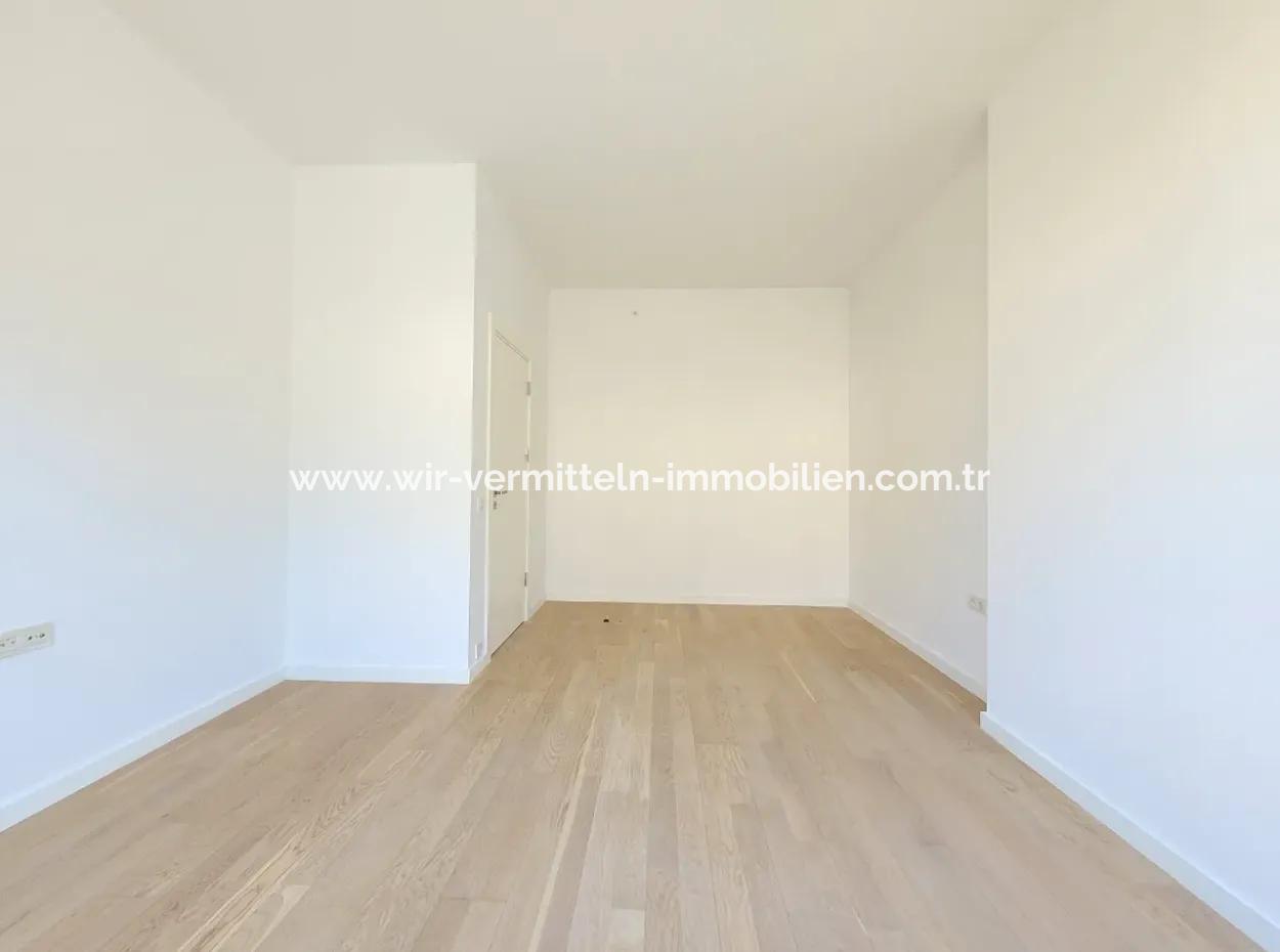 Kiracısız İncek Loft Satılık  2+1 Bahçe Dubleks Şehir Manzaralı Daire