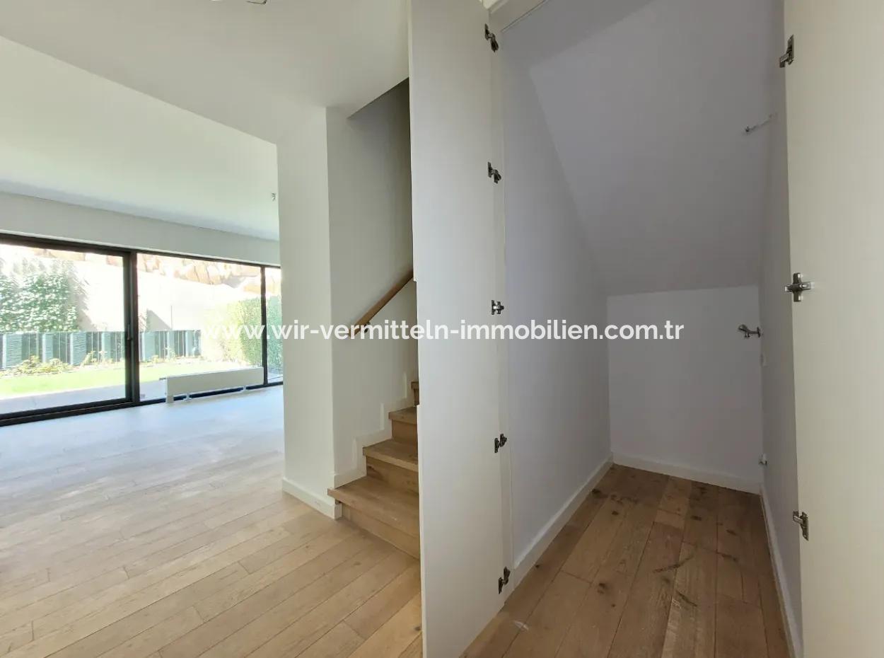 Kiracısız İncek Loft Satılık  2+1 Bahçe Dubleks Şehir Manzaralı Daire
