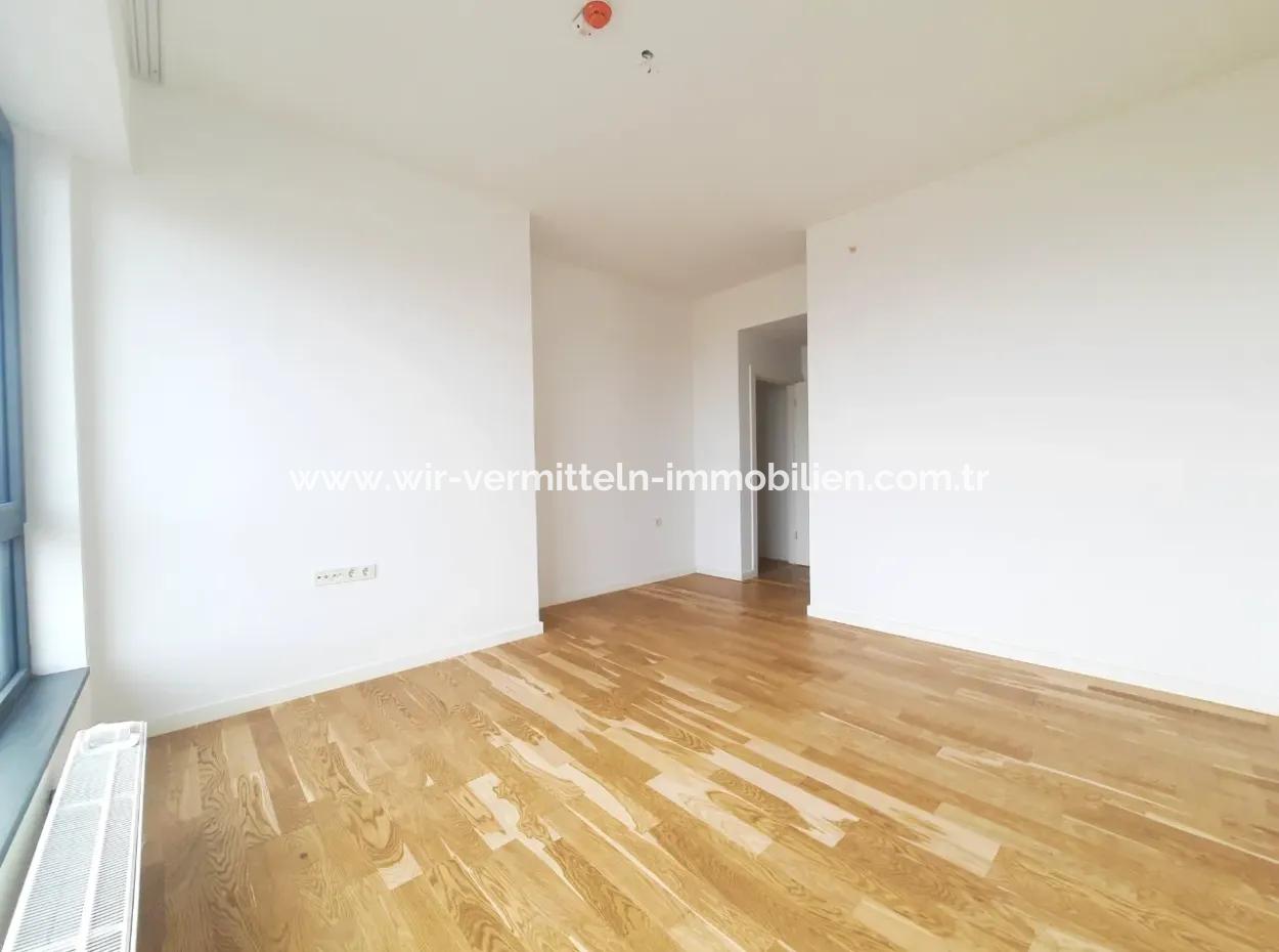 İncek Loft Kiralık  3,5+1  Göl Manzaralı