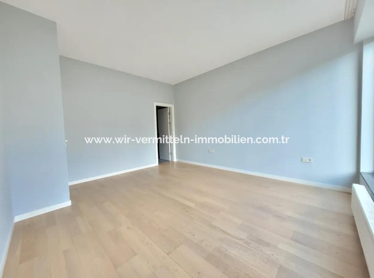 İncek Loft Satılık 3+1 Bahçe Dubleksi Peysaj Manzaralı Daire