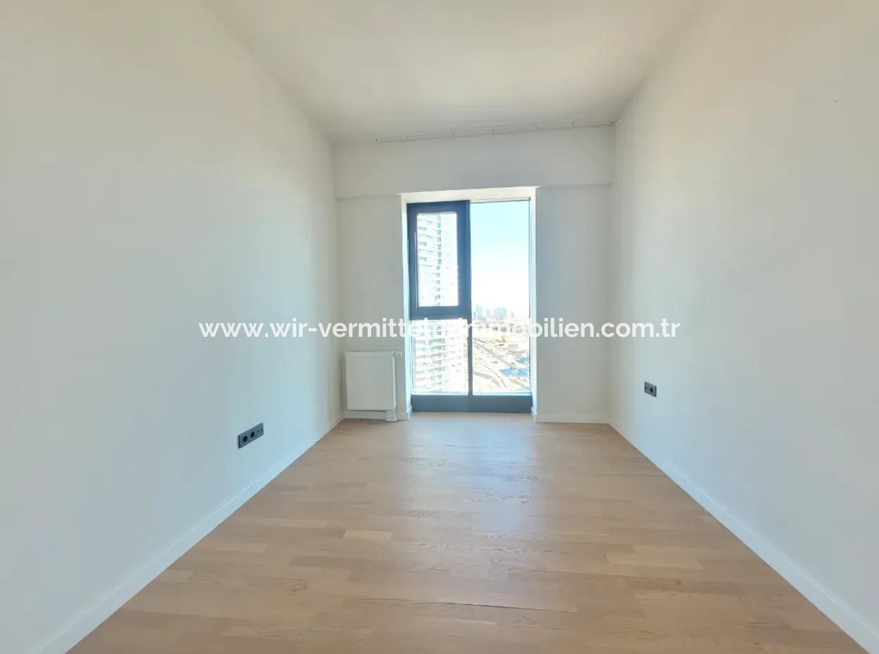 Kiracısız Krediye Uygun Beytepe İncek Bulvar Loft Satılık 3+1 110 M² 19.Kat Bulvar Ve Göl Manzaralı