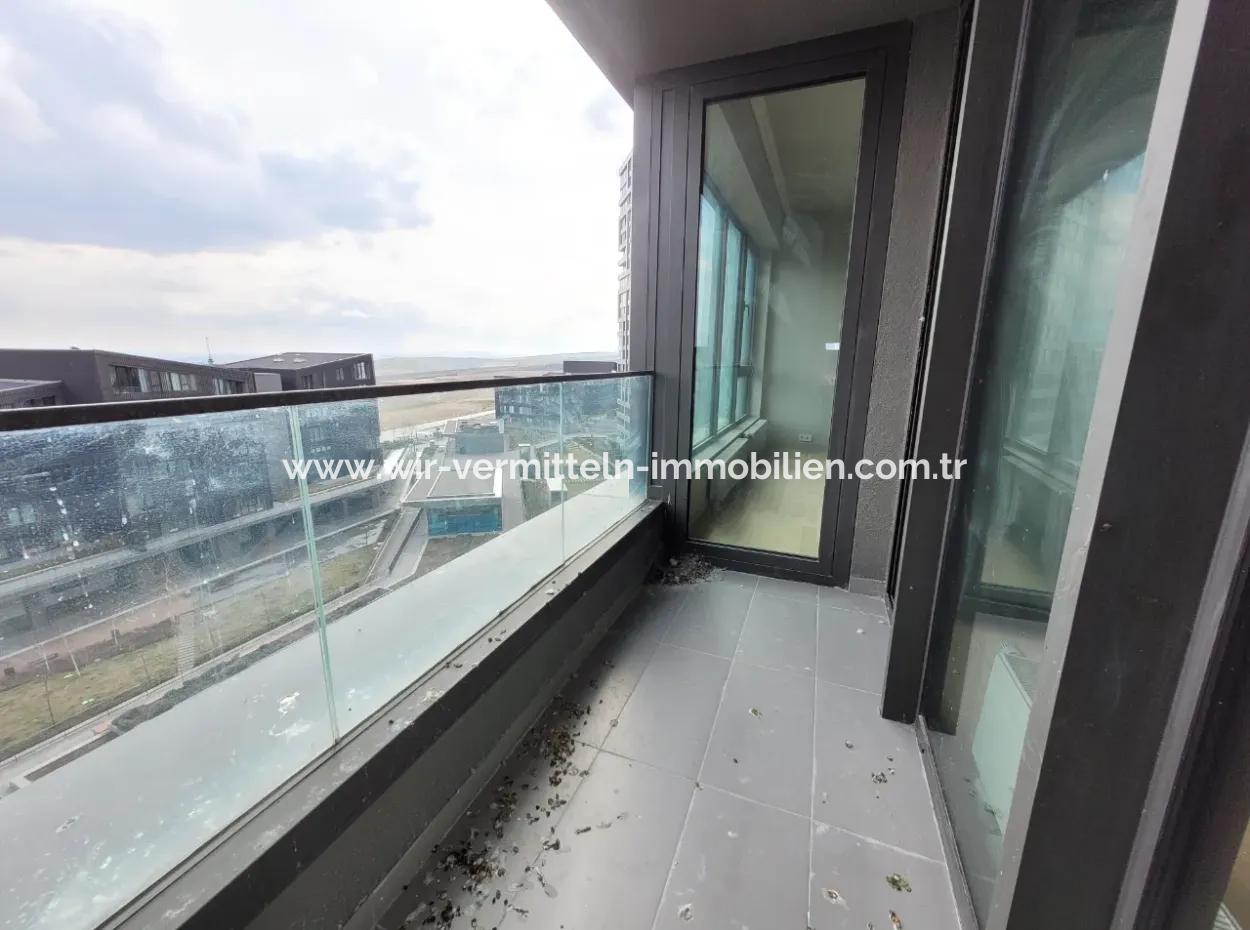 İncek Loft Kiralık  1+1 Şehir Manzaralı 10.Kat Daire