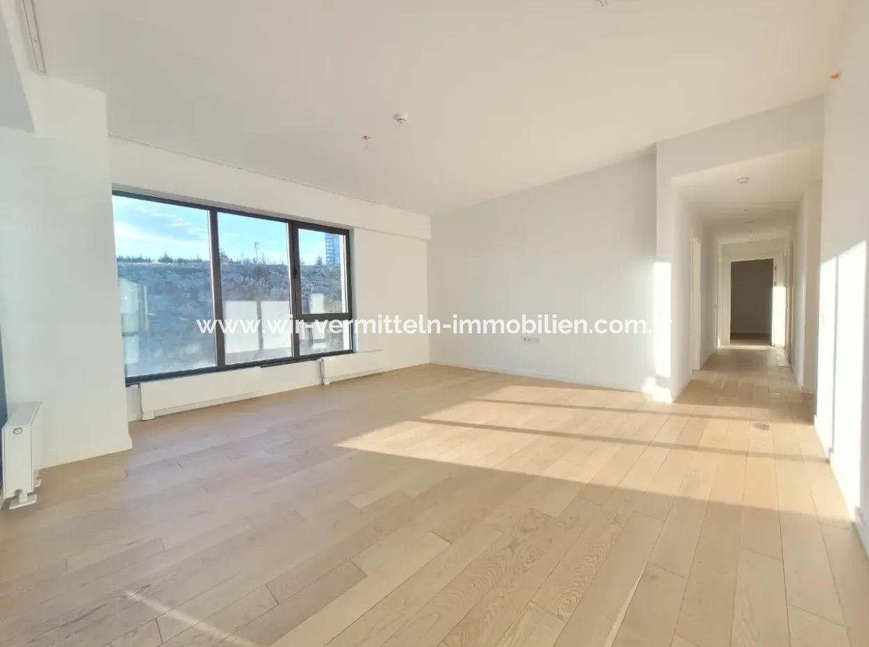 Kiracısız İncek Loft Satılık Teraslı  3+1 Şehir Manzaralı 4.Kat Daire