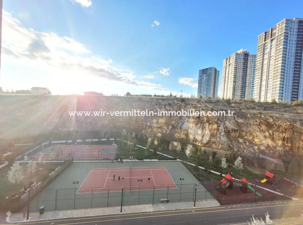 Kiracısız İncek Loft Satılık Teraslı  3+1 Şehir Manzaralı 4.Kat Daire