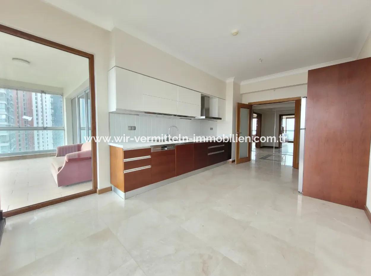 Boş İncek Nata'da Satılık 4+1 207 M²  Göl Manzaralı Daire