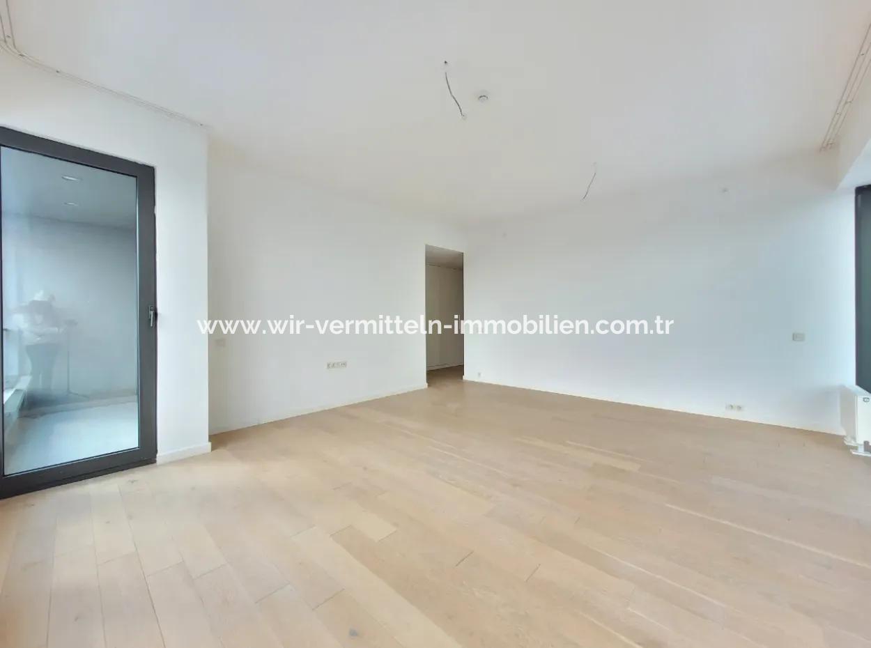 Boş İncek Loft Satılık Teraslı  3+1 110 M² Mogan Manzaralı Daire