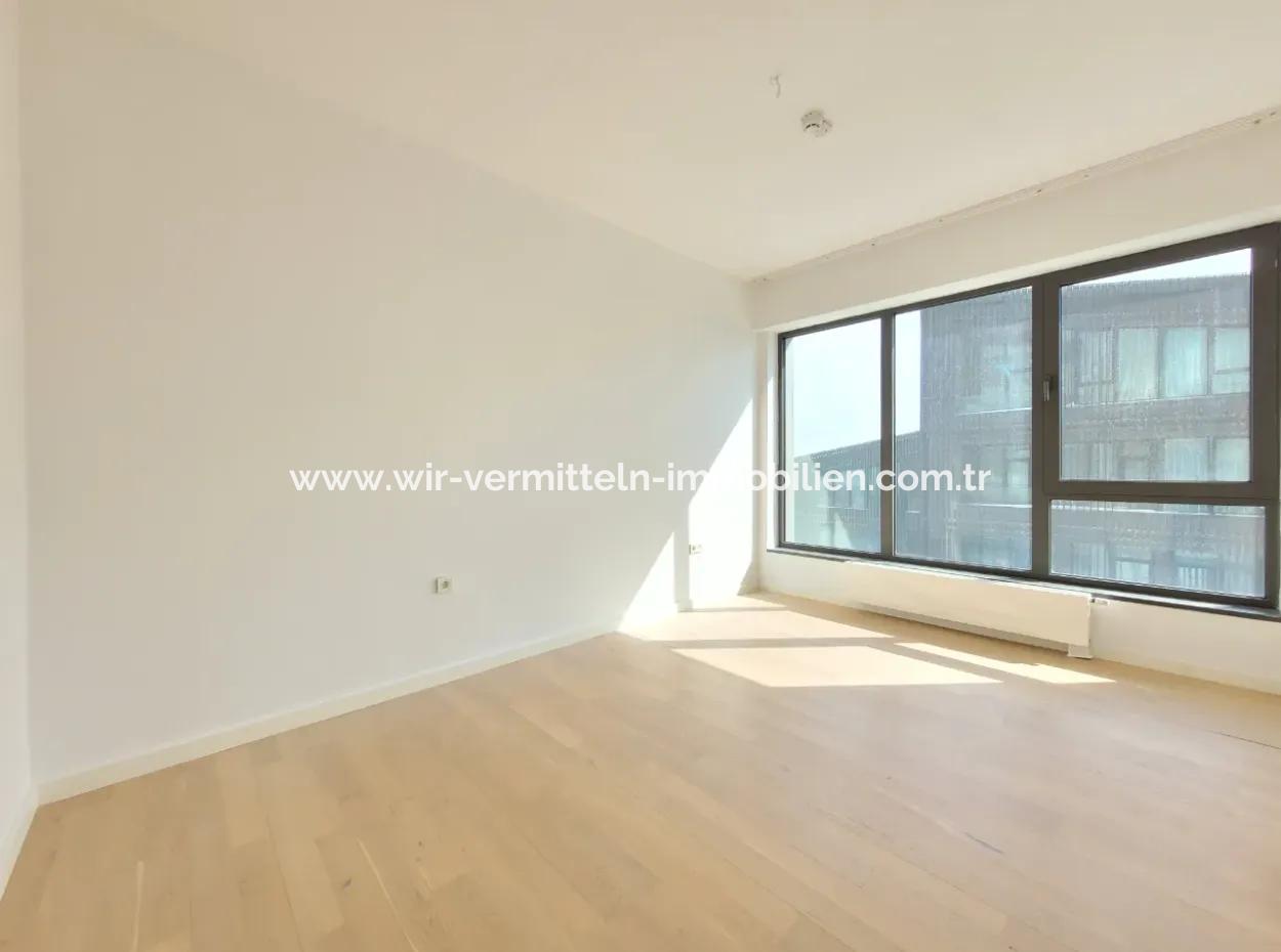 Boş İncek Loft Satılık Teraslı  3+1 110 M² Mogan Manzaralı Daire
