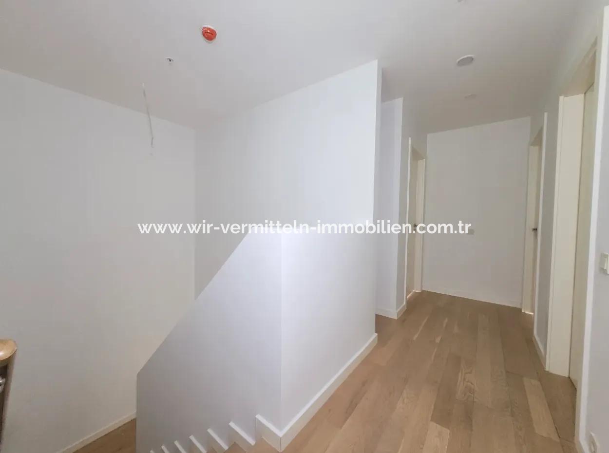 Boş Krediye Uygun İncek Loft Satılık 3+1 Bahçe Dubleksi Şehir Manzaralı Daire