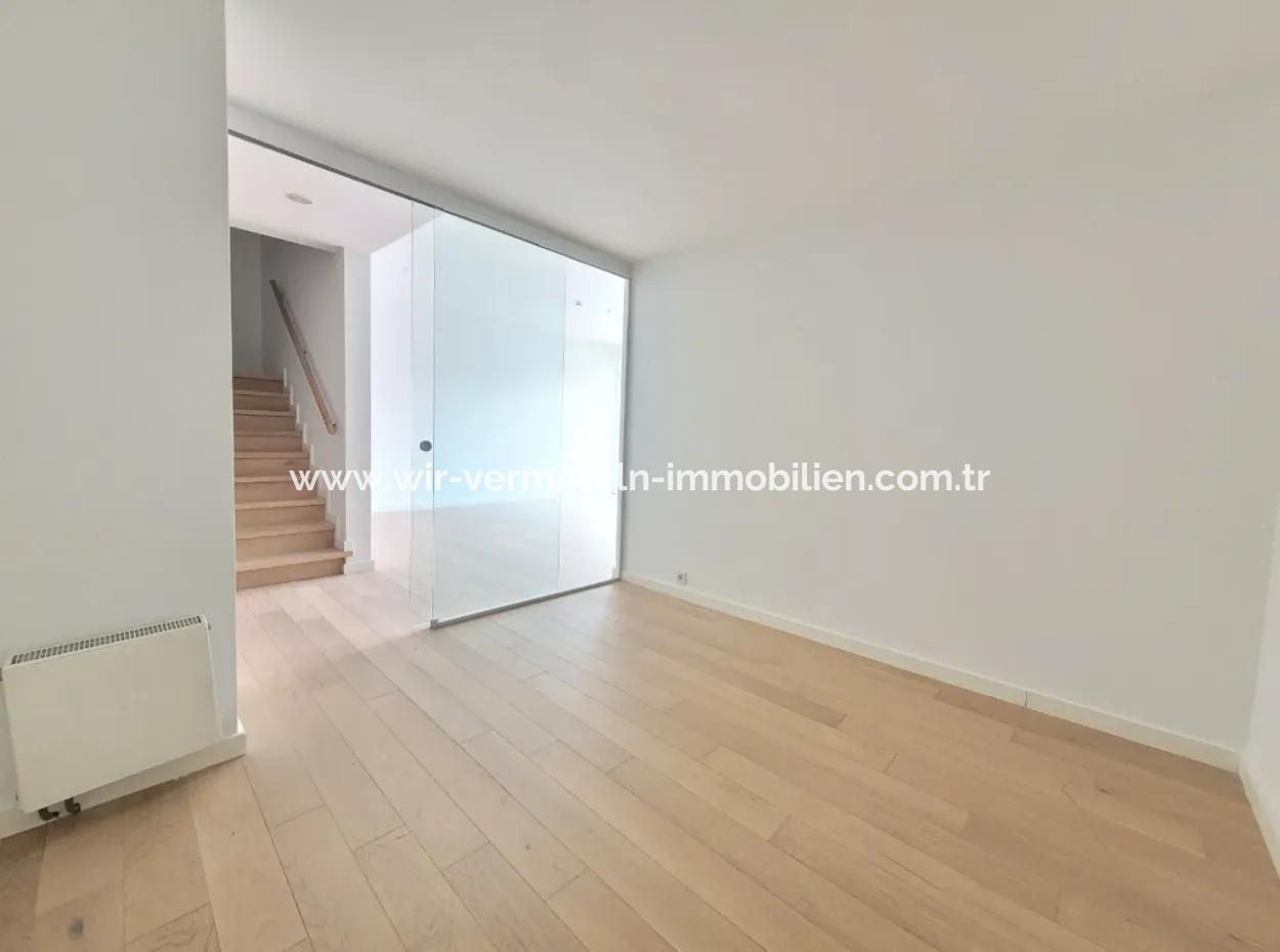 Boş Krediye Uygun İncek Loft Satılık 3+1 Bahçe Dubleksi Şehir Manzaralı Daire