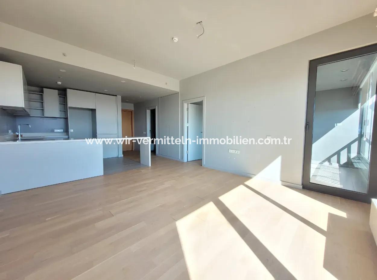 Boş İncek Loft Kiralık  1+1 Göl Manzaralı 11.Kat Daire