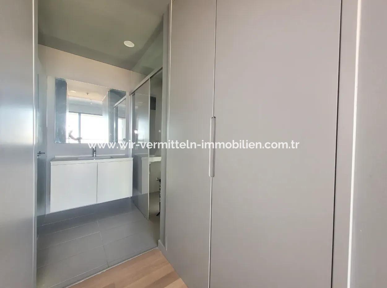 Boş İncek Loft  Satılık 1+1 Göl Manzaralı 2.Kat Daire