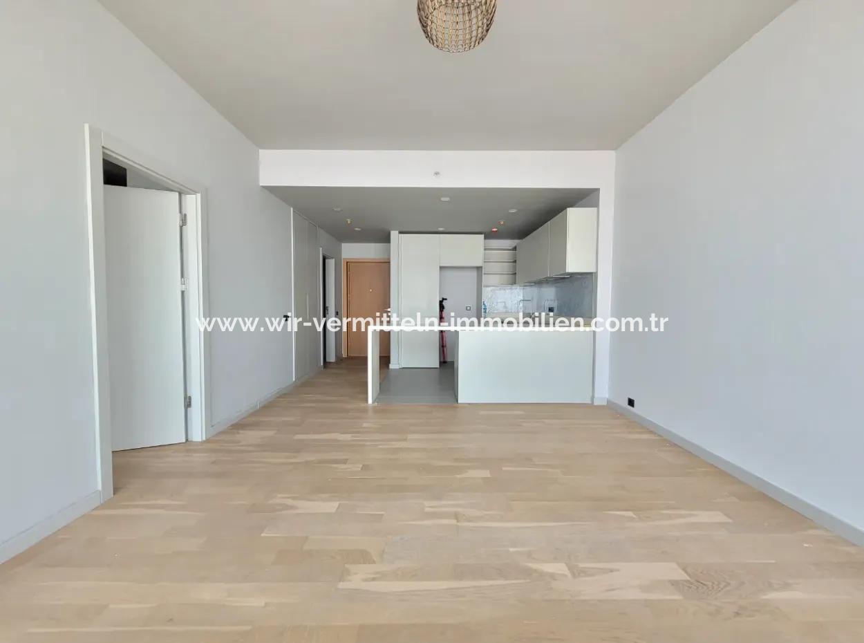 İncek Loft Satılık 1+1 Şehir Manzaralı 14.Kat Daire