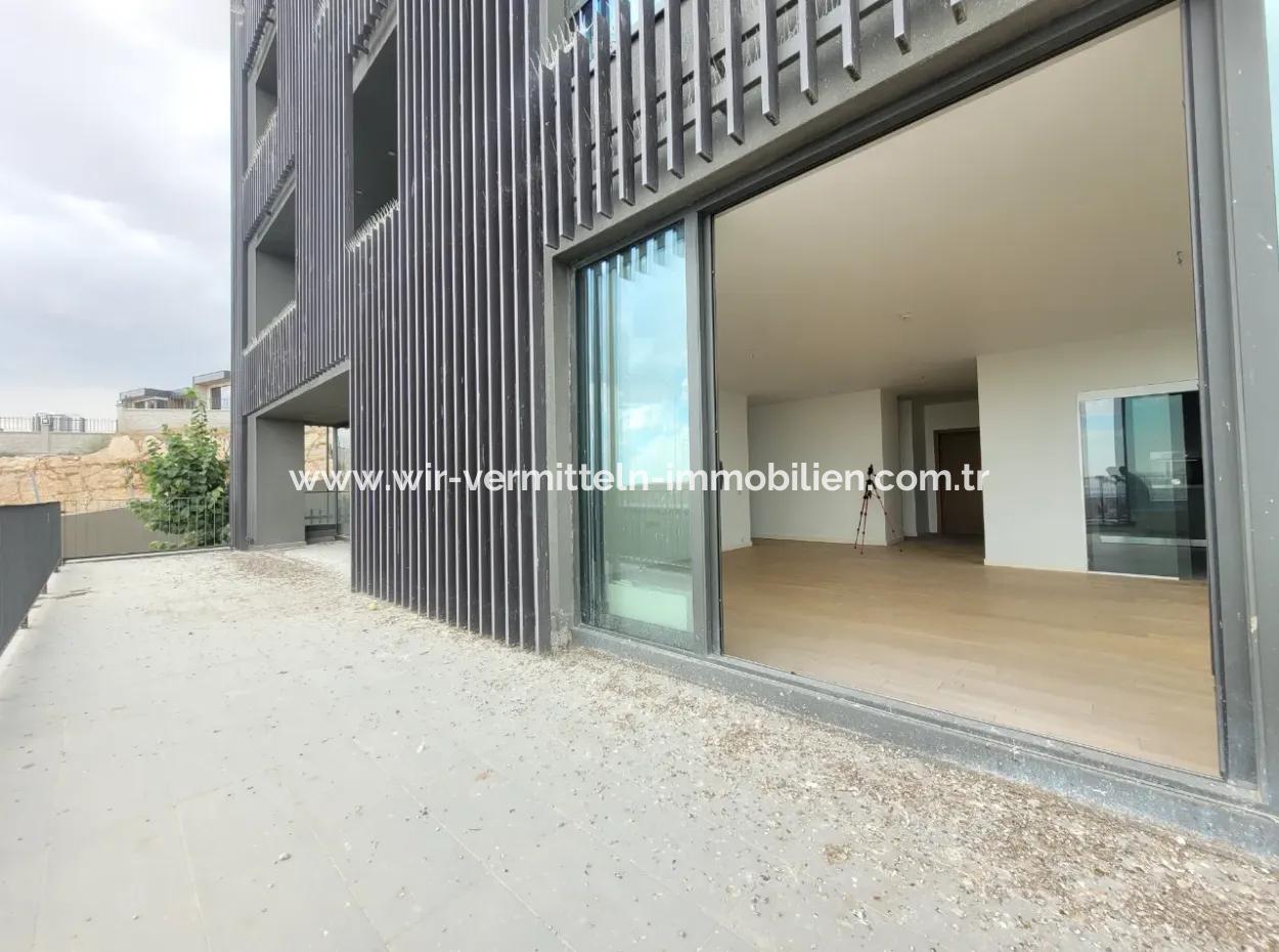 Boş İncek Loft Satılık  Teraslı 4+1  Mogan Manzaralı 146 M² 1.Kat Daire