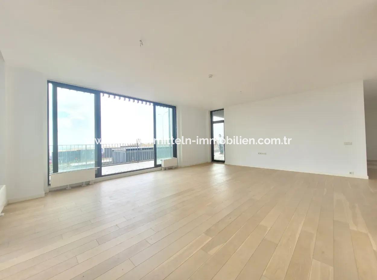 Boş İncek Loft Satılık  Teraslı 4+1  Mogan Manzaralı 146 M² 1.Kat Daire
