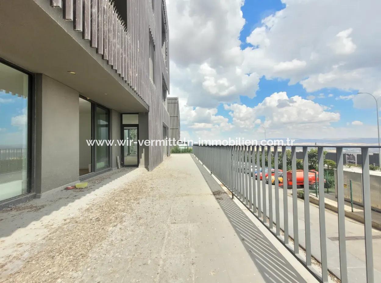 Boş İncek Loft Satılık  Teraslı 4+1  Mogan Manzaralı 146 M² 1.Kat Daire