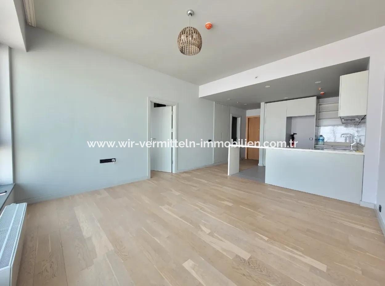 İncek Loft Satılık 1+1 Şehir Manzaralı 8.Kat Daire