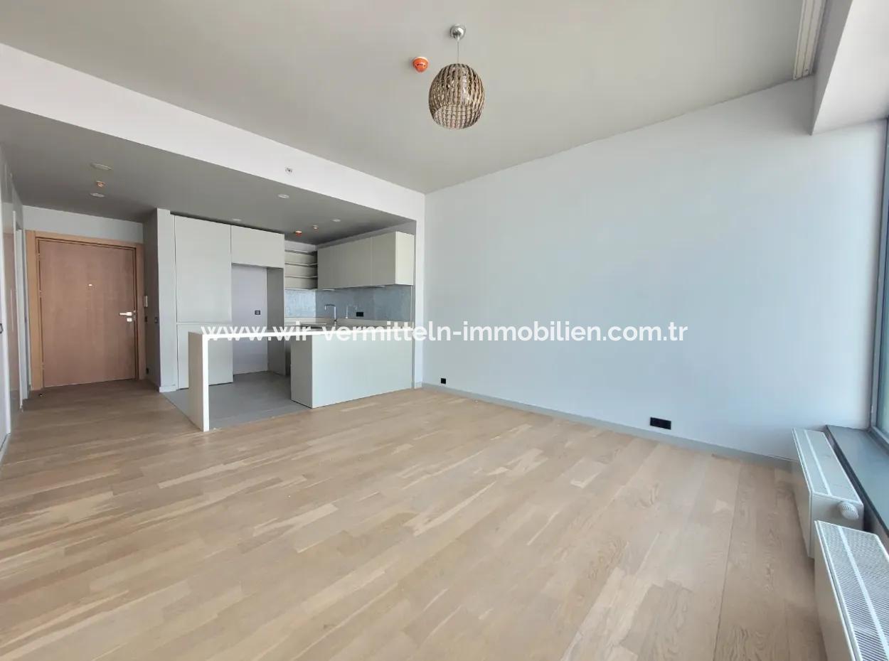 İncek Loft Satılık 1+1 Şehir Manzaralı 20.Kat Daire