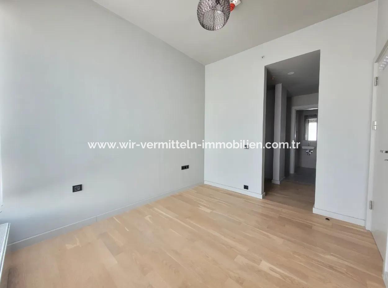 İncek Loft Satılık 1+1 Şehir Manzaralı 20.Kat Daire