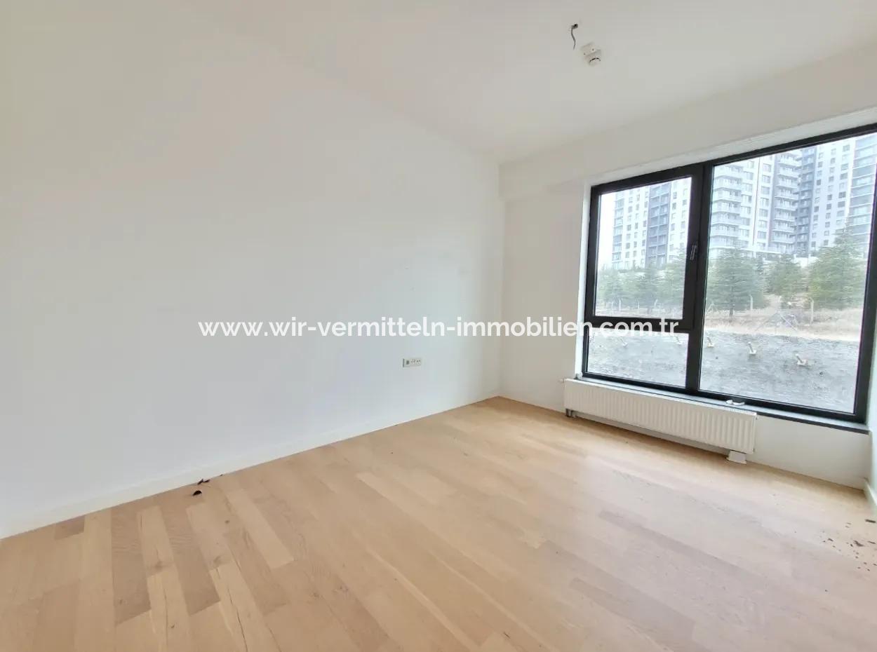 İncek Loft Satılık Teraslı  3+1 Şehir Manzaralı 3.Kat Daire