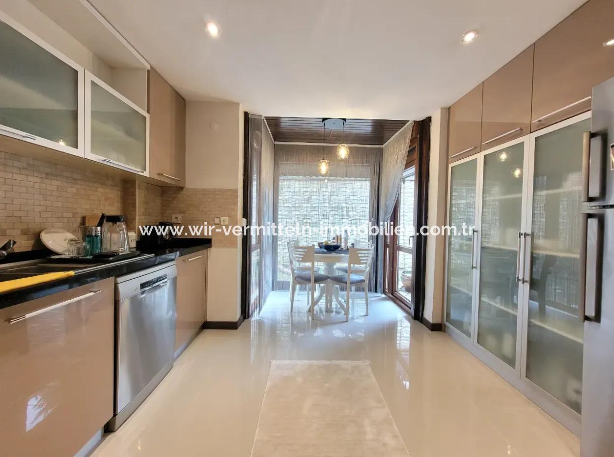 Vatandaşlığa Uygun Bursa Nilüfer Konak Mah. 340 M ² Panoramik Manzaralı Tam Müstakil Dubleks Satılık Villa