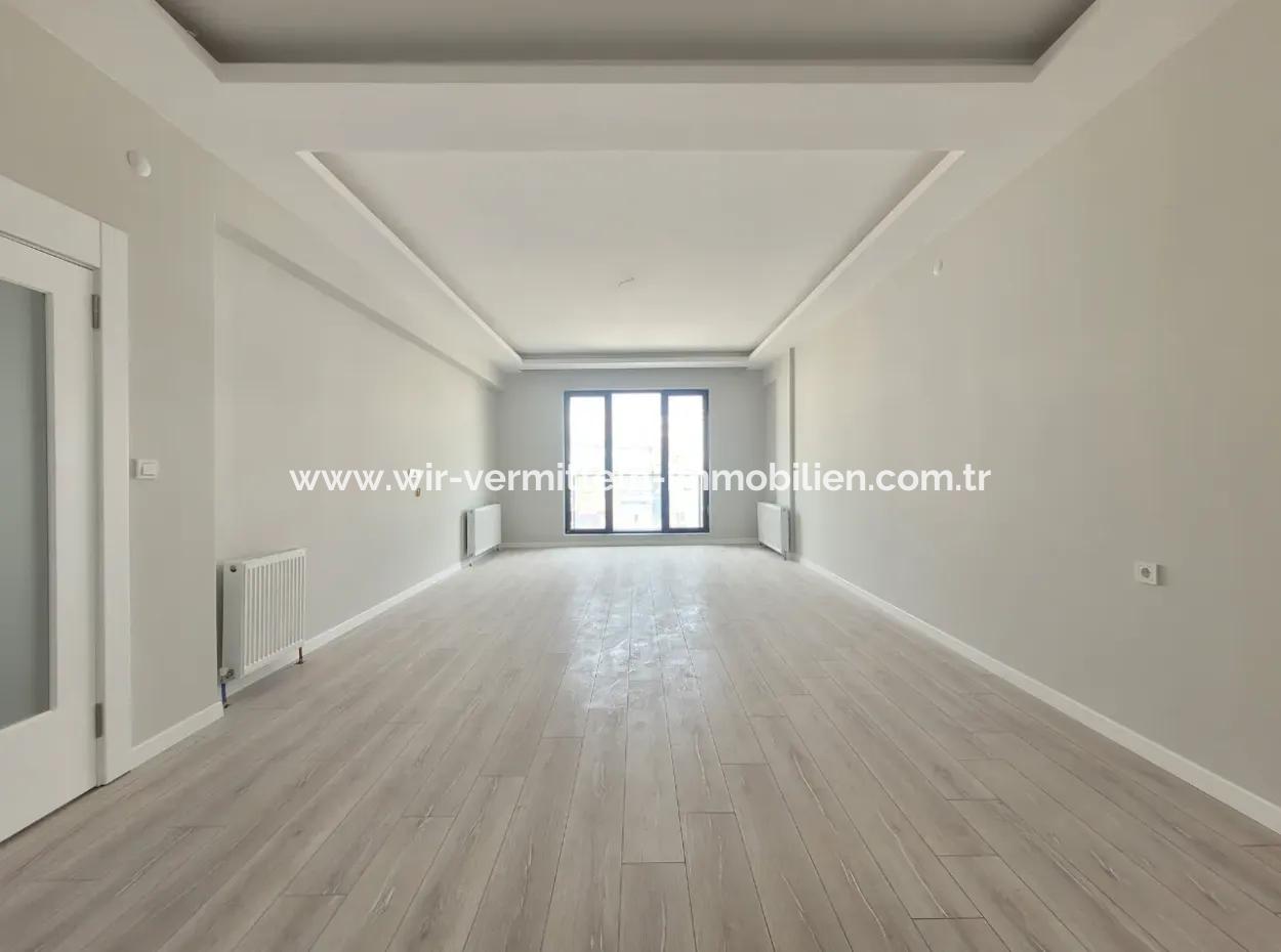 Vatandaşlığa Uygun Ankara Gölbaşı Bahçelievler Mah. 200 M ² Park Manzaralı Arakat Lüks Satılık Daire