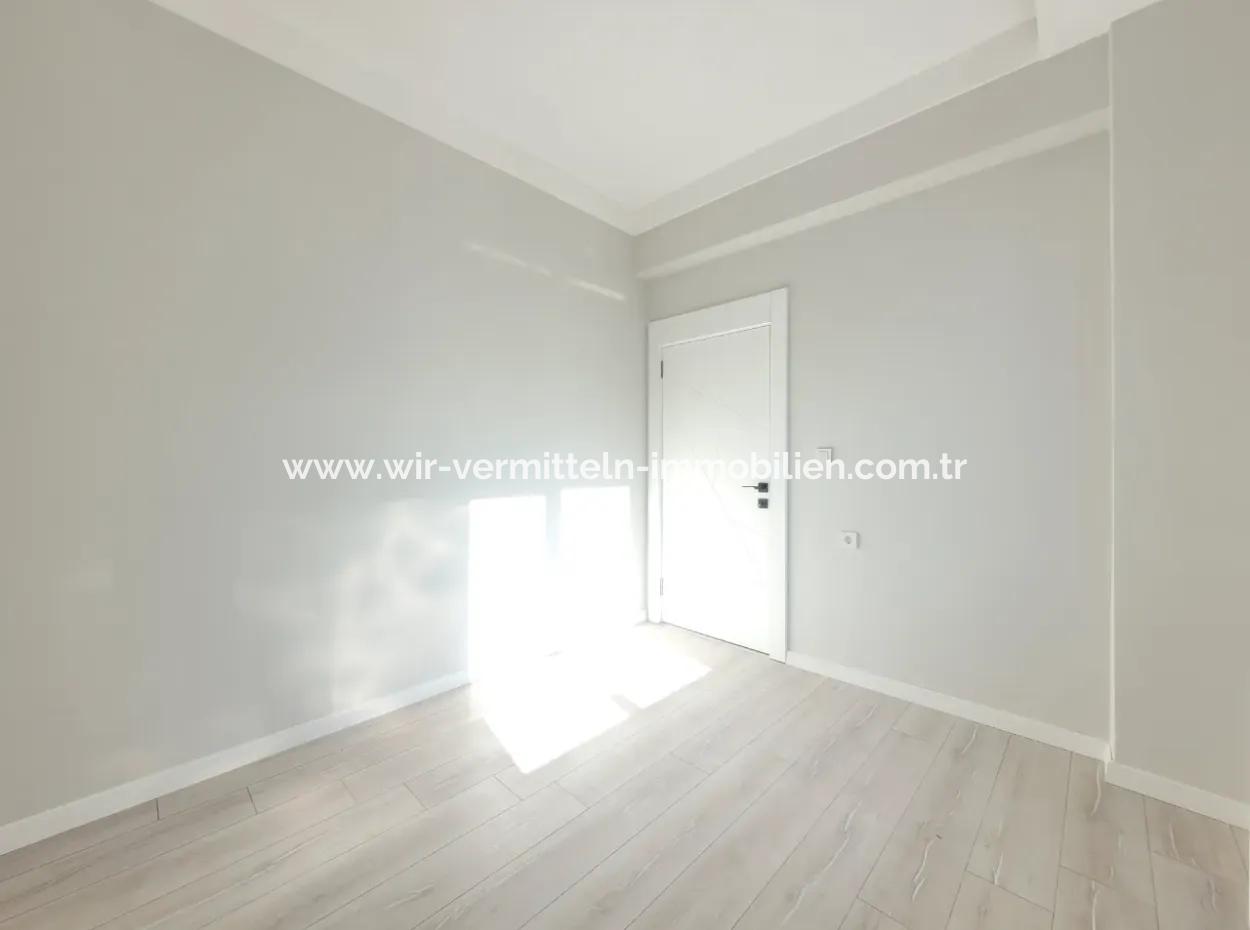 Vatandaşlığa Uygun Ankara Gölbaşı Bahçelievler Mah. 200 M ² Park Manzaralı Arakat Lüks Satılık Daire