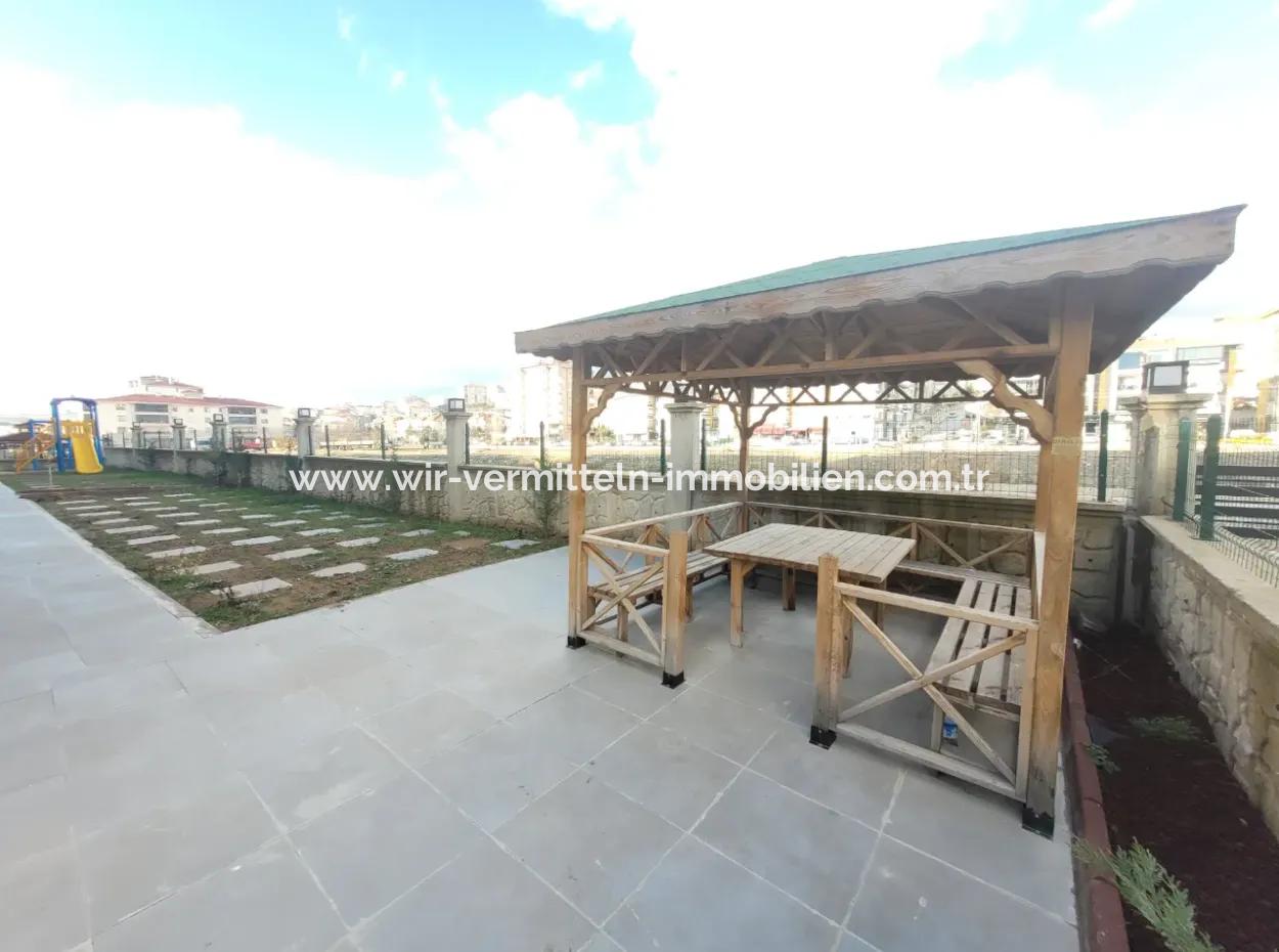 Vatandaşlığa Uygun Ankara Gölbaşı Bahçelievler Mah. 200 M ² Park Manzaralı Arakat Lüks Satılık Daire