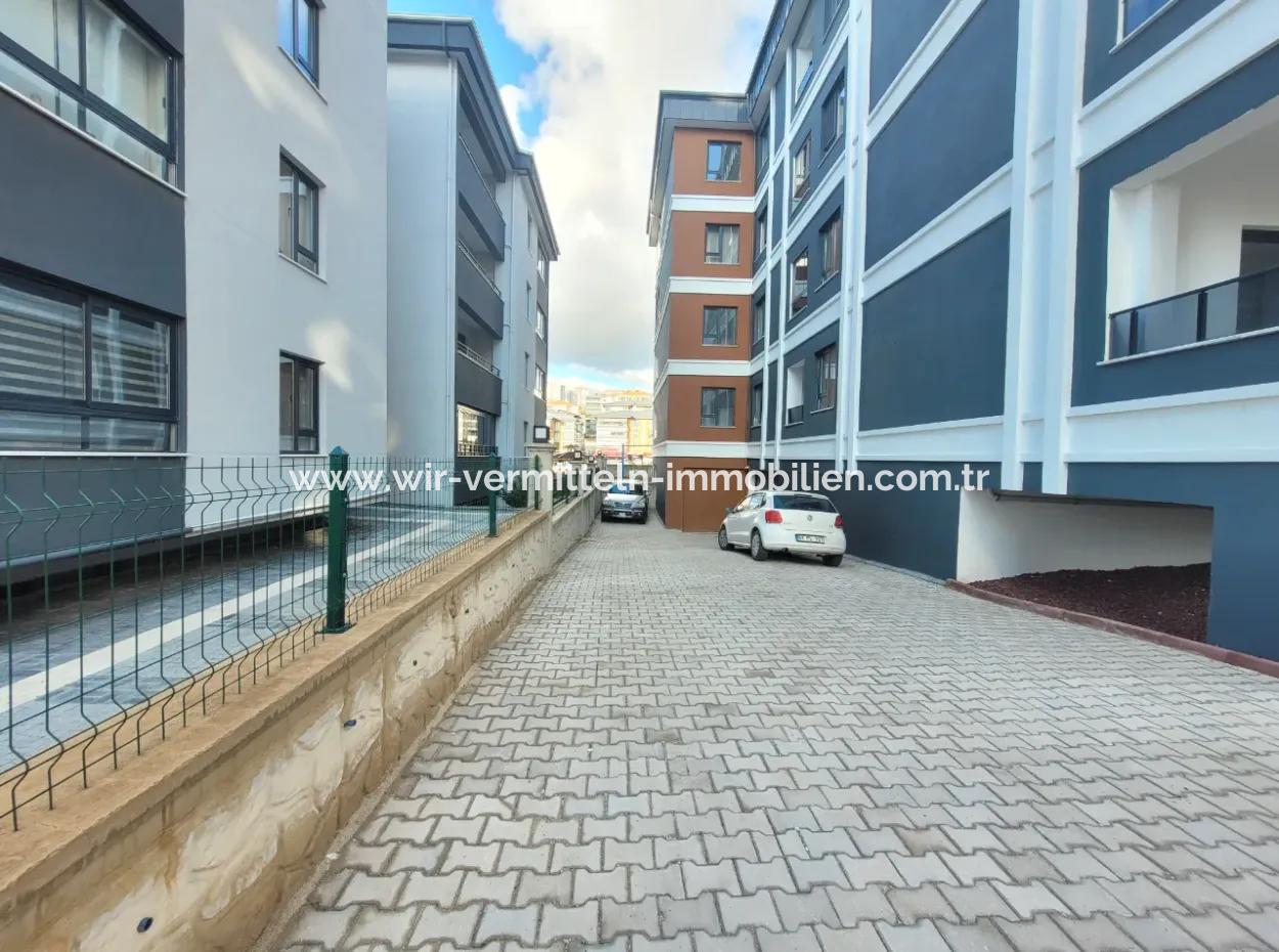 Vatandaşlığa Uygun Ankara Gölbaşı Bahçelievler Mah. 200 M ² Park Manzaralı Arakat Lüks Satılık Daire