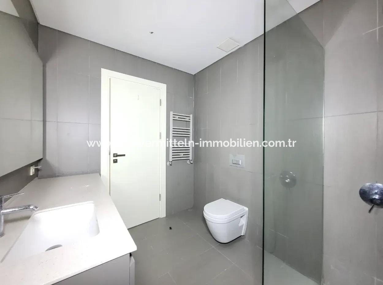 Kiracısız İncek Loft Satılık  2+1 Bahçe Dubleks Şehir Manzaralı Daire