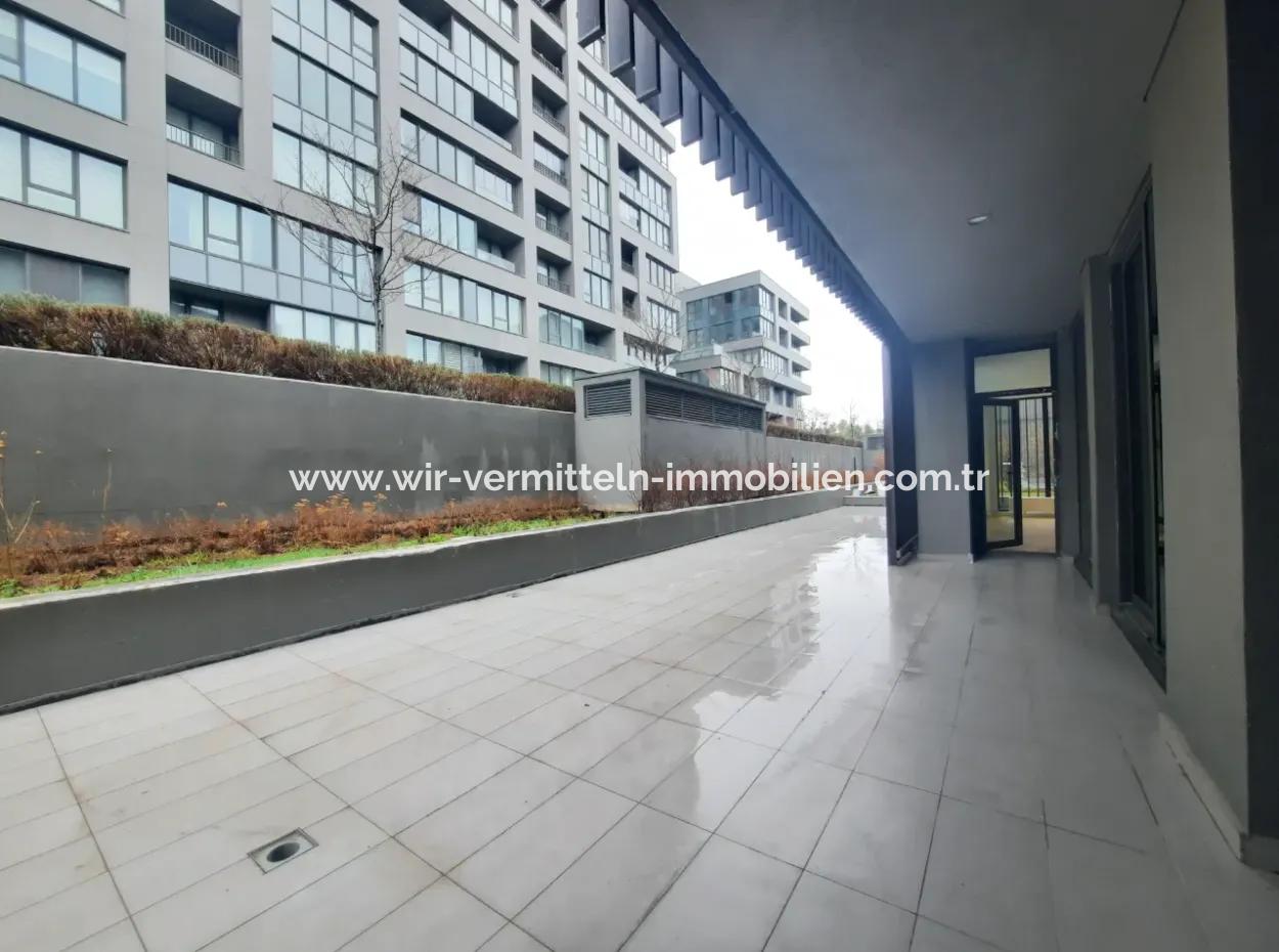 İncek Loft Satılık Teraslı  3,5+1 Peyzaj Manzaralı Kiracısız Daire