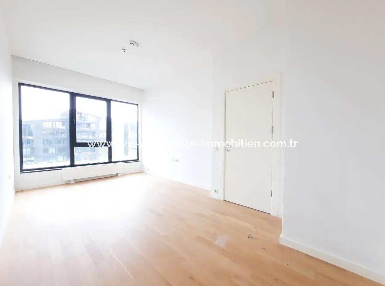 Göl Manzaralı Krediye Uygun İncek Loft Satılık  3+1 Dubleks Peyzaj Manzaralı 2.Kat Daire