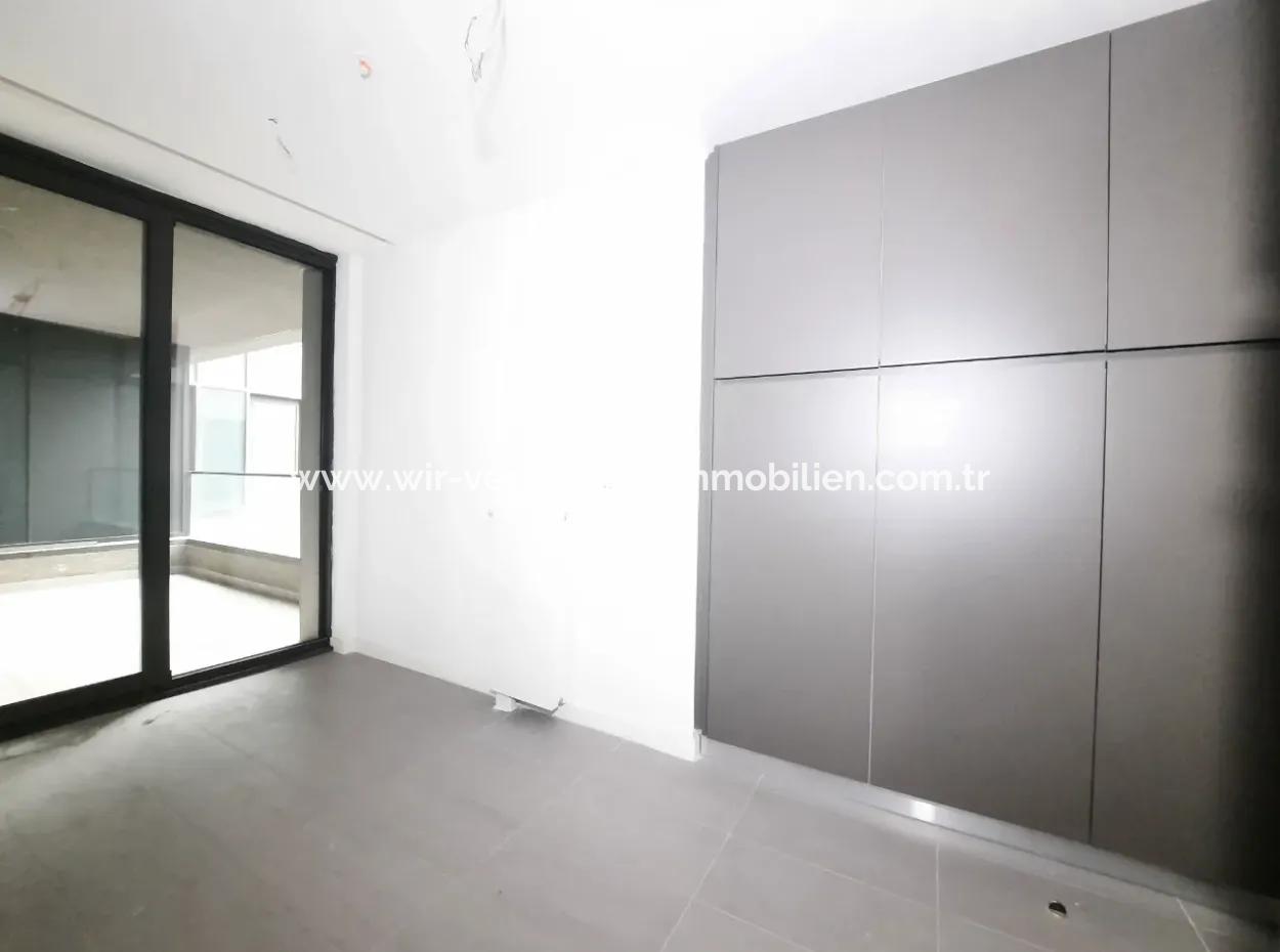 İncek Loft Satılık  4+1  Peyzaj Manzaralı  180 M² 2.Kat Daire