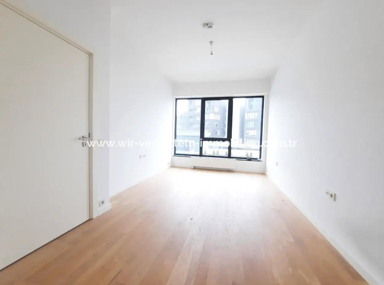 Krediye Uygun İncek Loft Satılık 3+1 Bahçe Dubleksi Peyzaj Manzaralı Daire