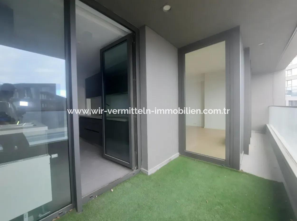 Krediye Uygun İncek Loft Satılık 2,5+1 Peyzaj Manzaralı 1.Kat Daire