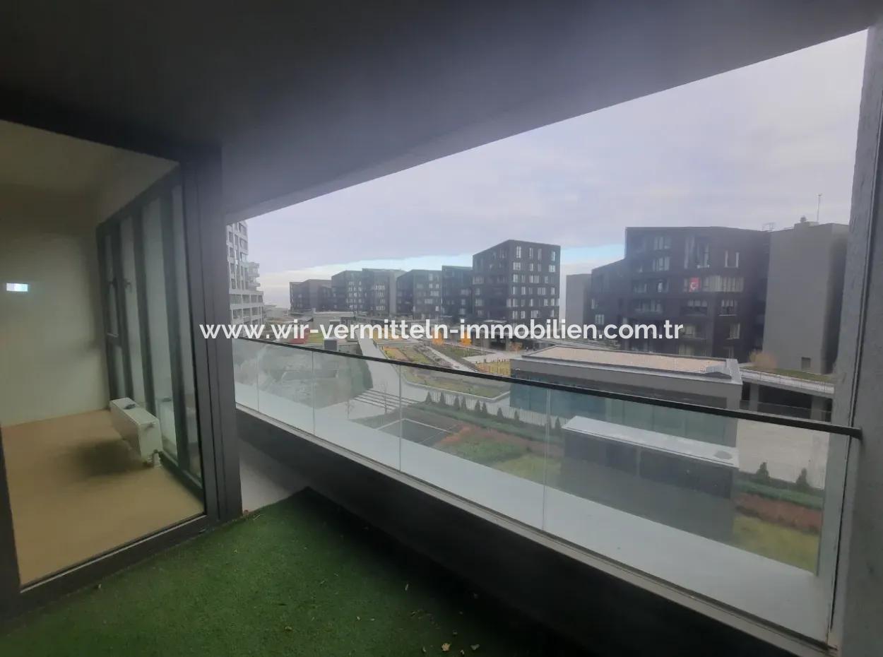 İncek Loft Satılık 2,5+1 Peyzaj Manzaralı 1.Kat Daire