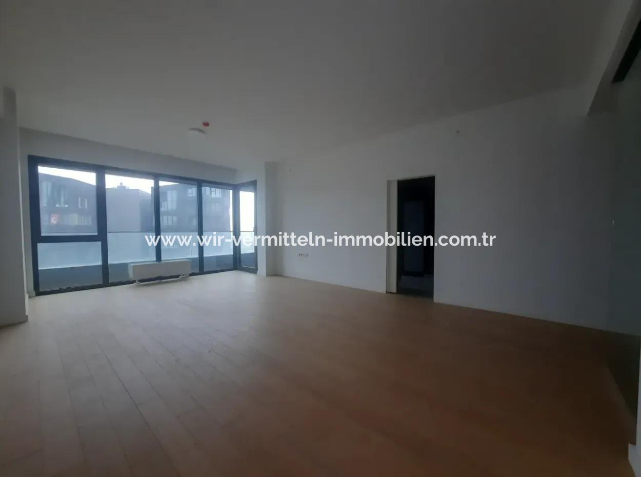 Krediye Uygun İncek Loft Satılık 2,5+1 Peyzaj Manzaralı 1.Kat Daire