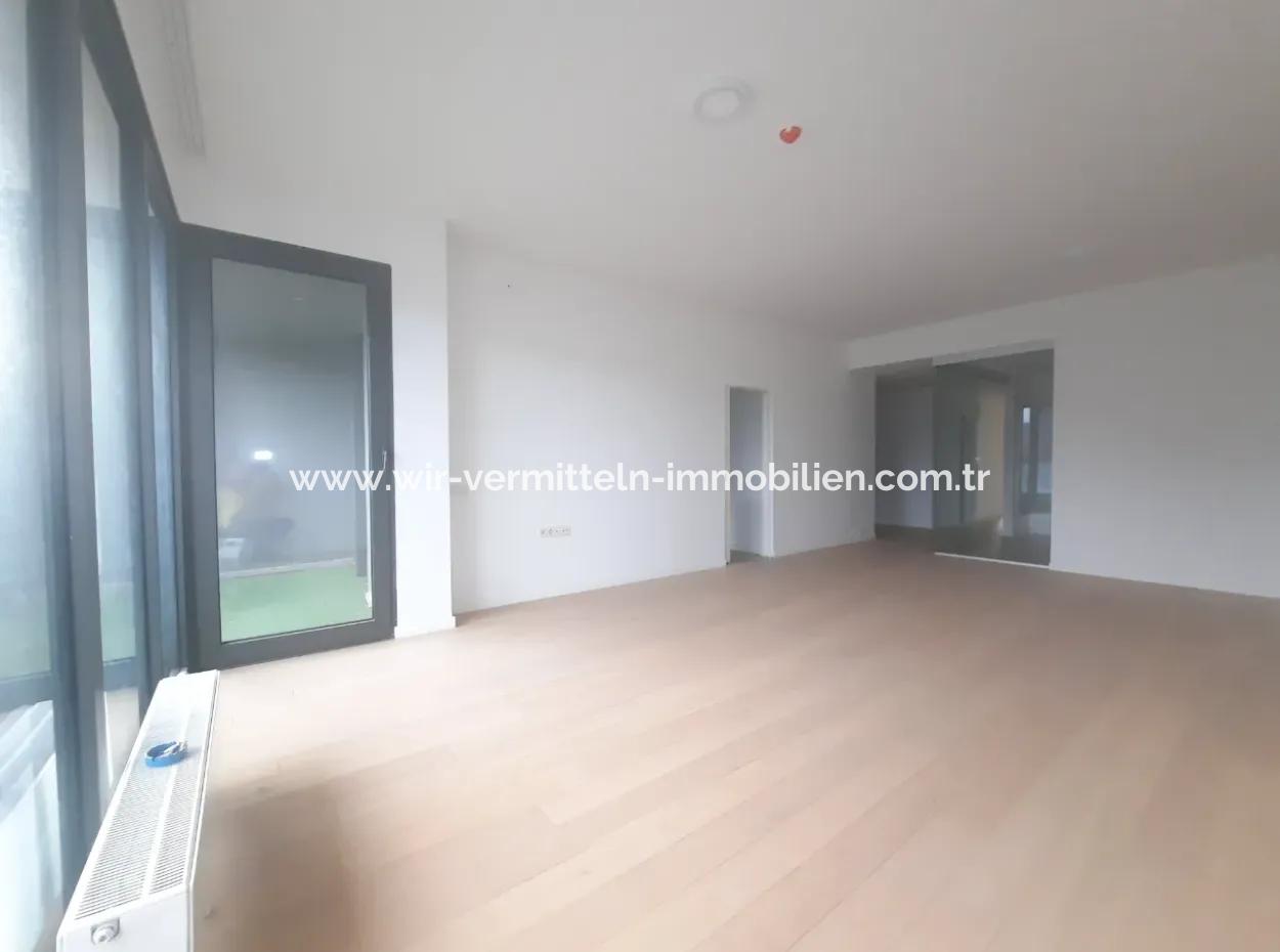 İncek Loft Satılık 2,5+1 Peyzaj Manzaralı 1.Kat Daire