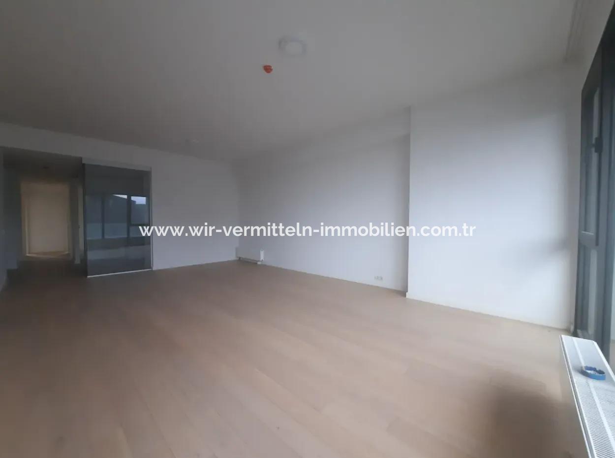 İncek Loft Satılık 2,5+1 Peyzaj Manzaralı 1.Kat Daire