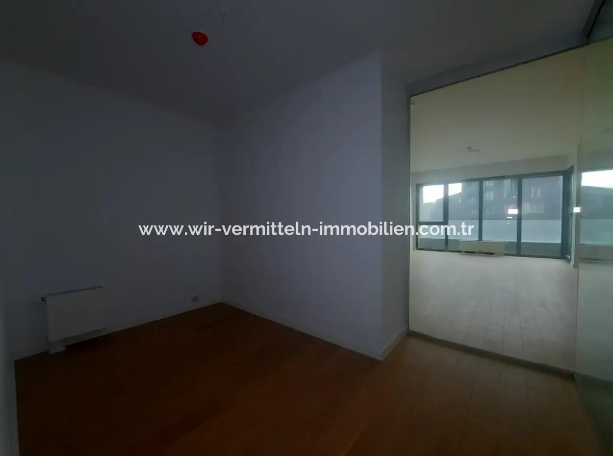 İncek Loft Satılık 2,5+1 Peyzaj Manzaralı 1.Kat Daire