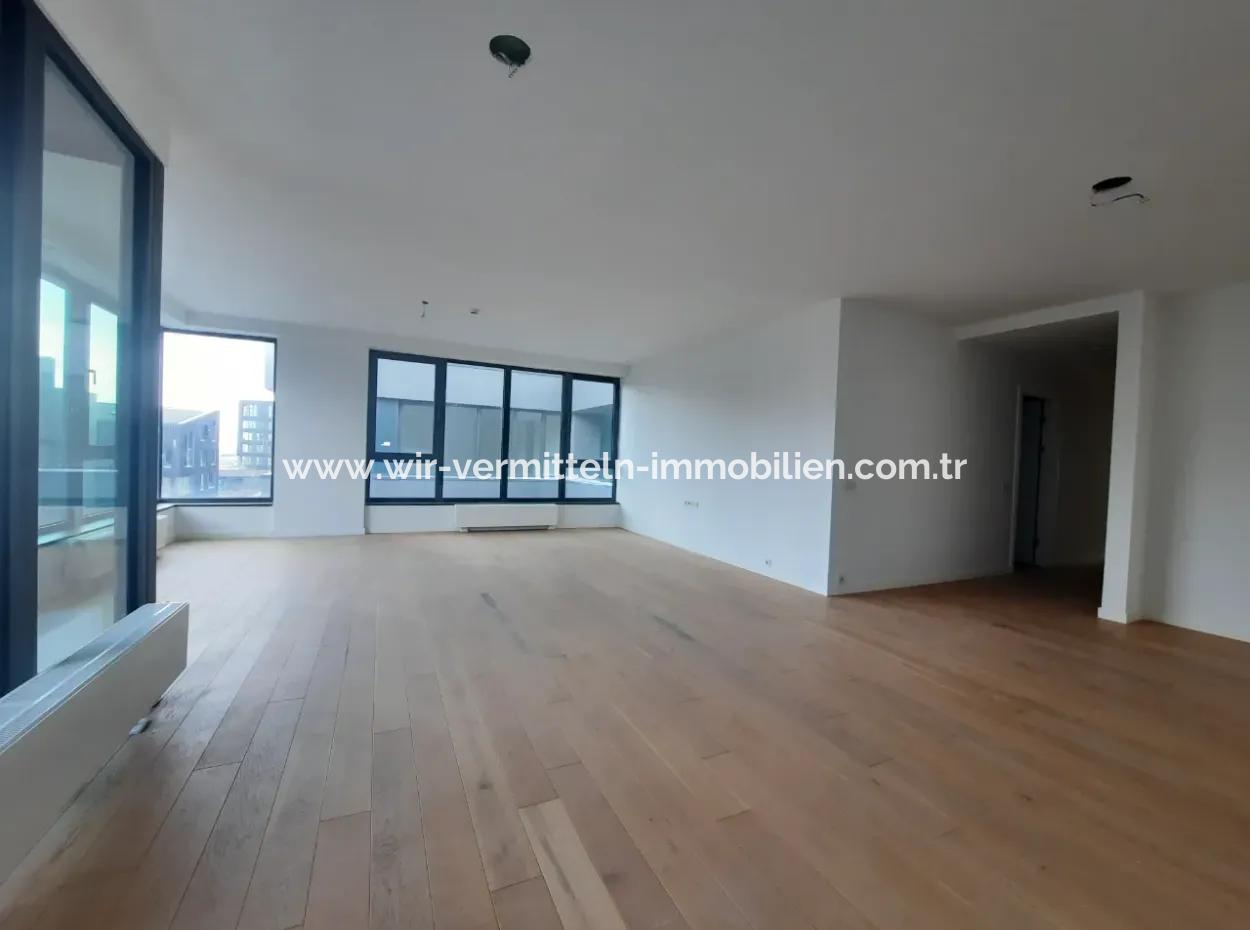 İncek Loft Satılık  5+1  Peyzaj Manzaralı 3.Kat 188 M² Daire
