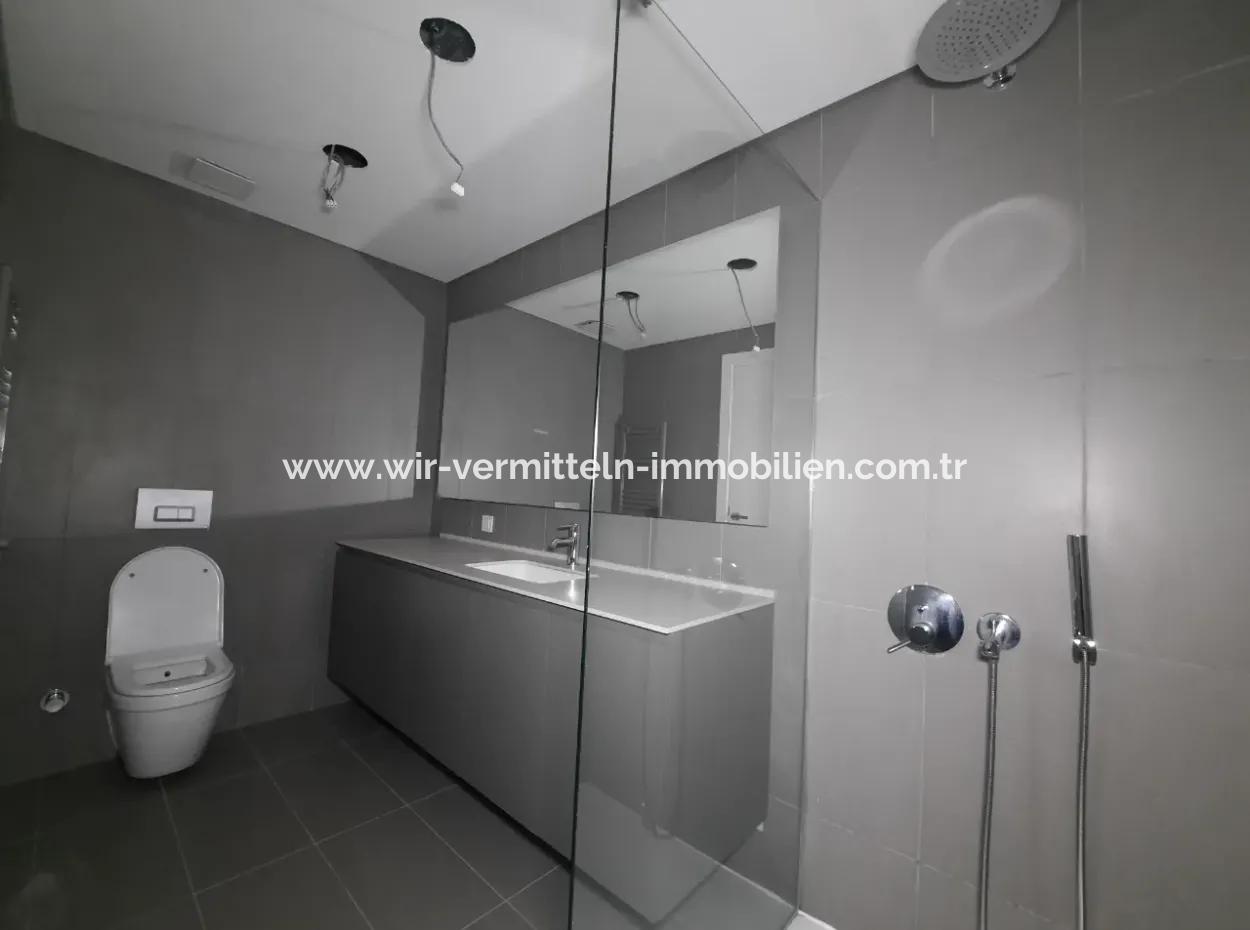 İncek Loft Satılık  5+1  Peyzaj Manzaralı 3.Kat 188 M² Daire