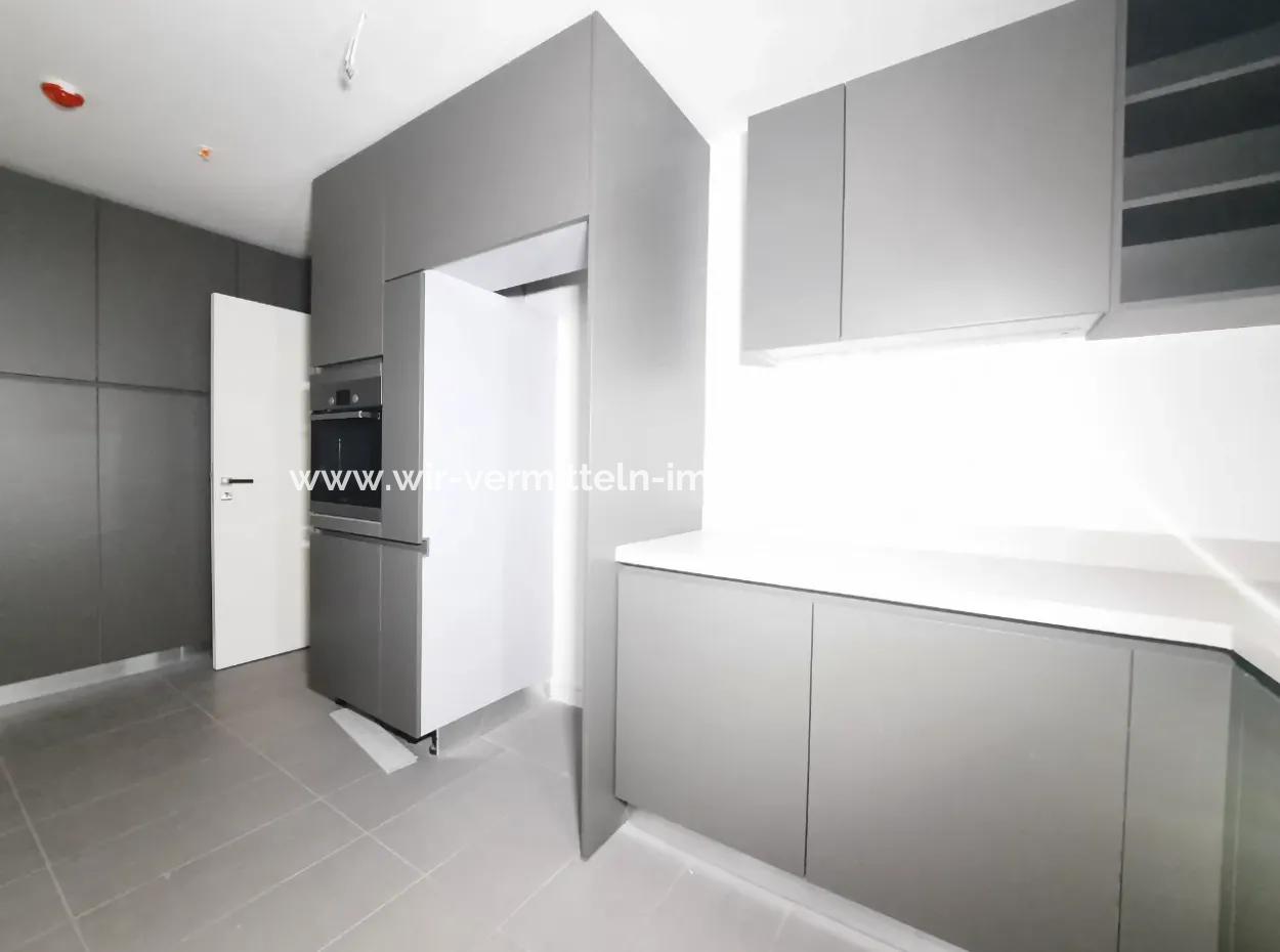 İncek Loft Satılık  4+1  Peyzaj Manzaralı  180 M² Kiracısız 2.Kat Daire