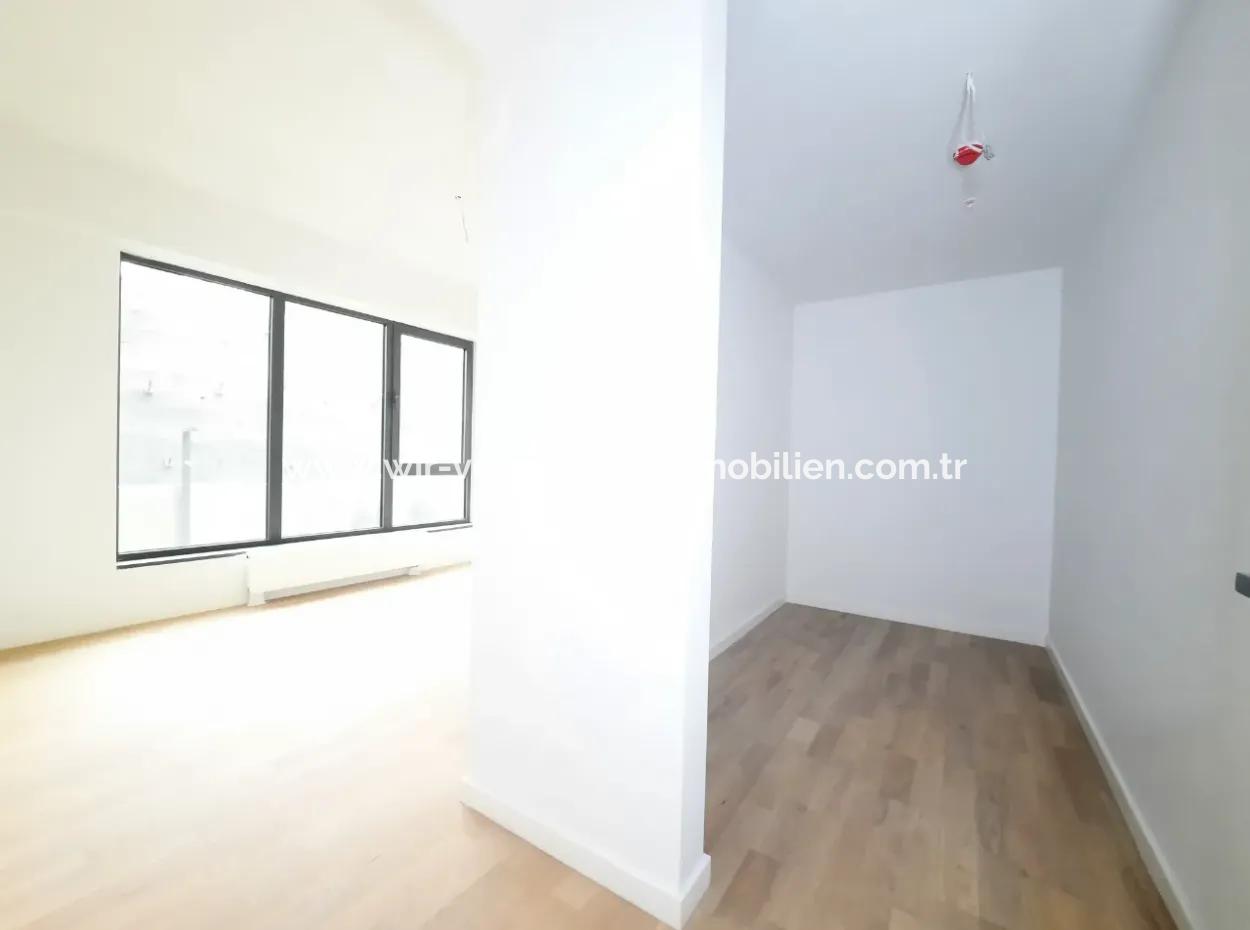 İncek Loft Satılık  4+1  Peyzaj Manzaralı  180 M² Kiracısız 2.Kat Daire