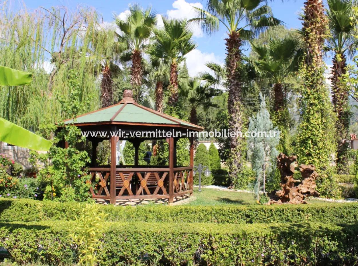 Köyceğiz'de Satılık 1458 M² Arsa İçerisinde Havuzlu Lüks Villa