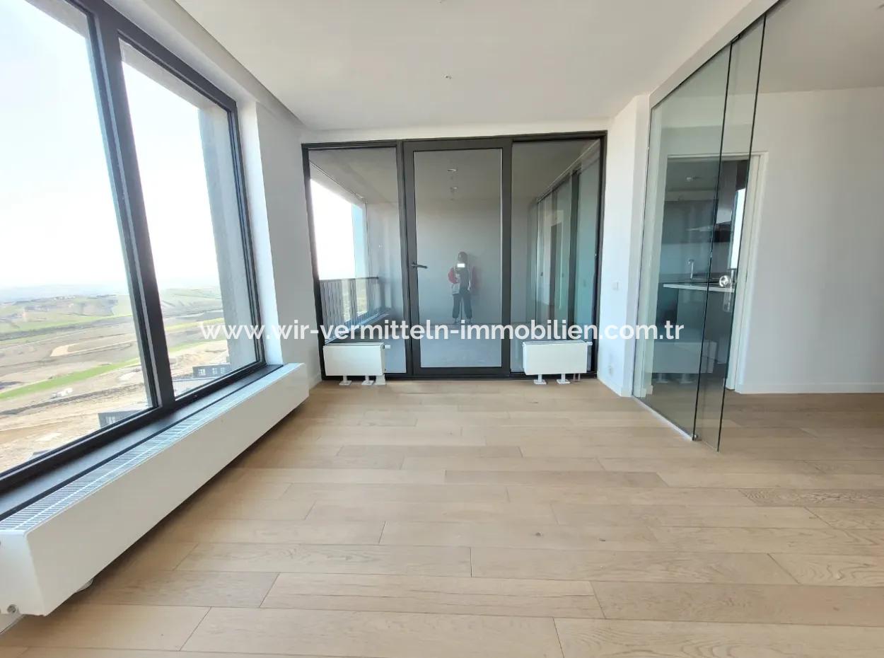 Kiracısız İncek Loft Satılık  5.5+1  Göl Manzaralı 20.Kat Daire