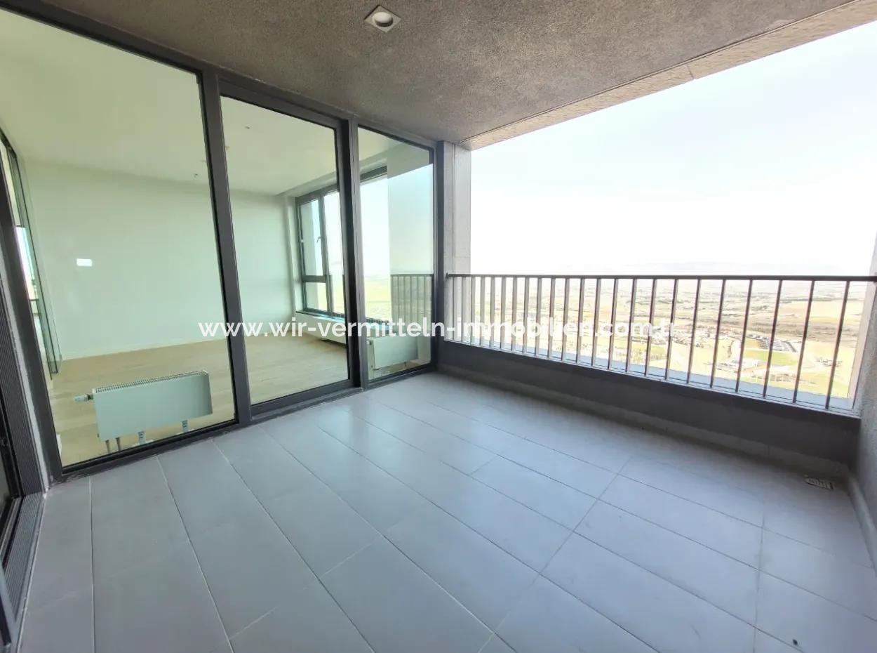 Kiracısız İncek Loft Satılık  5.5+1  Göl Manzaralı 20.Kat Daire